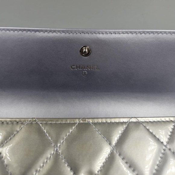 💜CHANEL Patent Leather Boy Flap Wallet/Clutch💜 - Picture 15 of 17